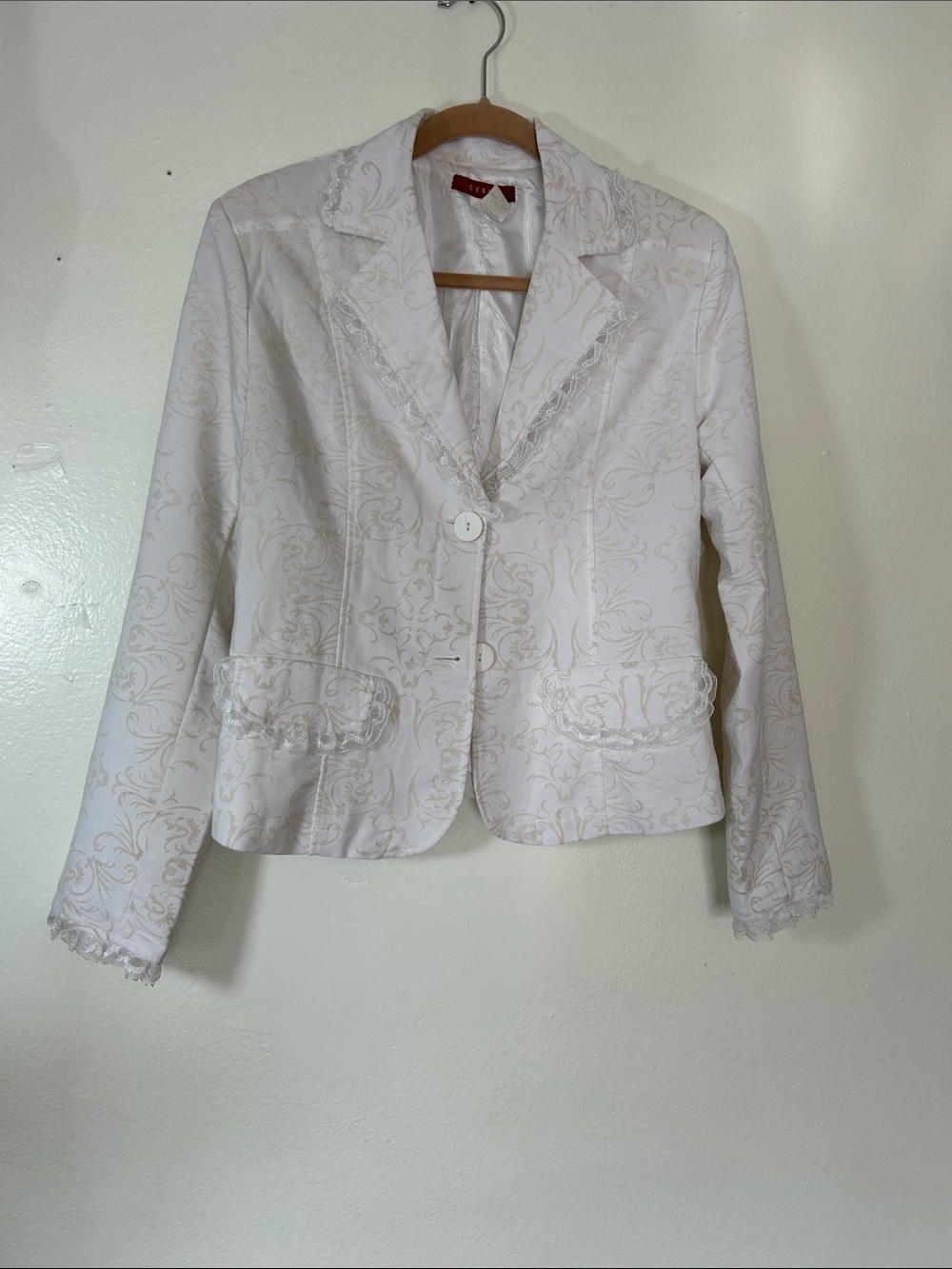 Tailored White Patterned Women's Blazer - Classic Single-Button Style